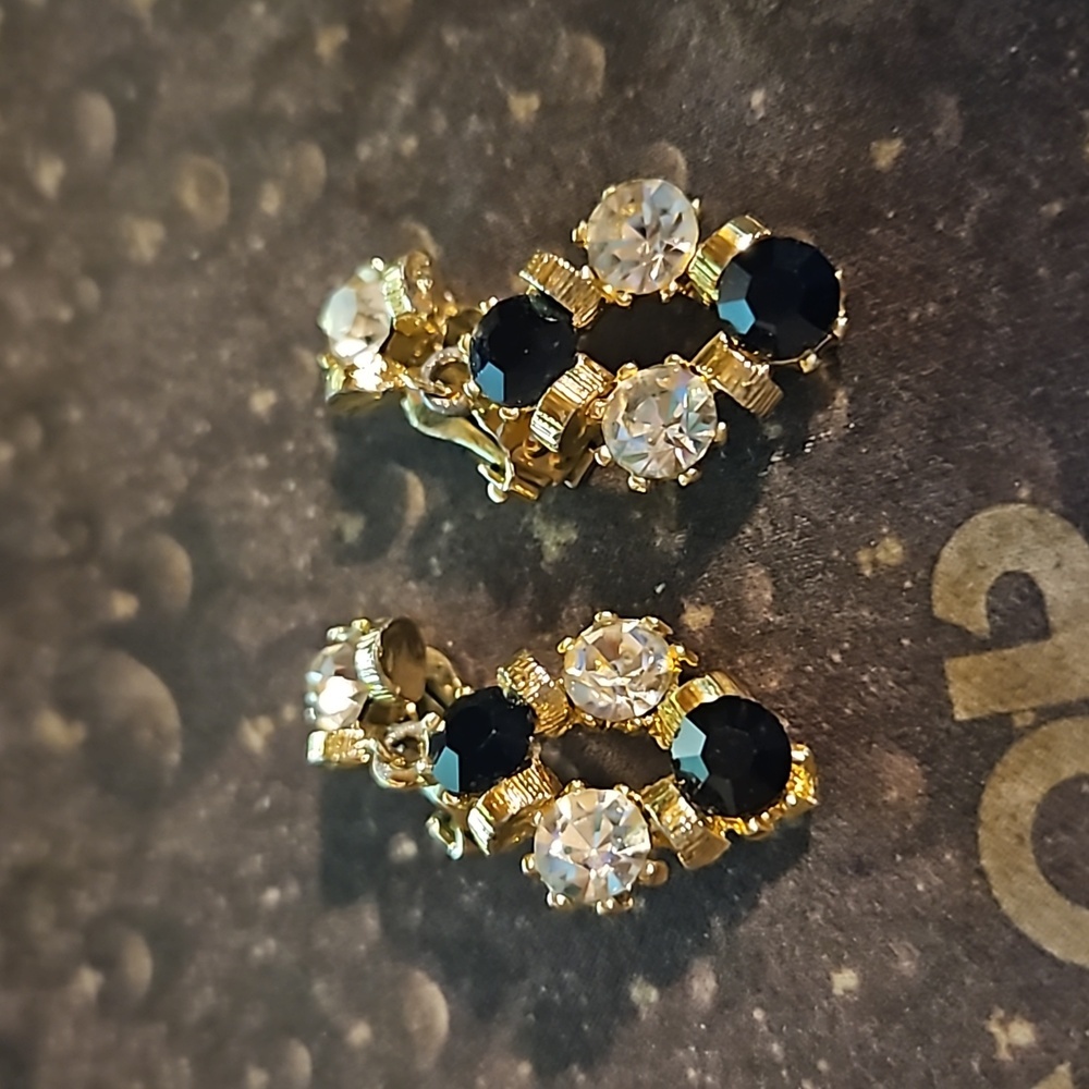 Vintage Clear Jet Black Glass Rhinestone Clip Earrings